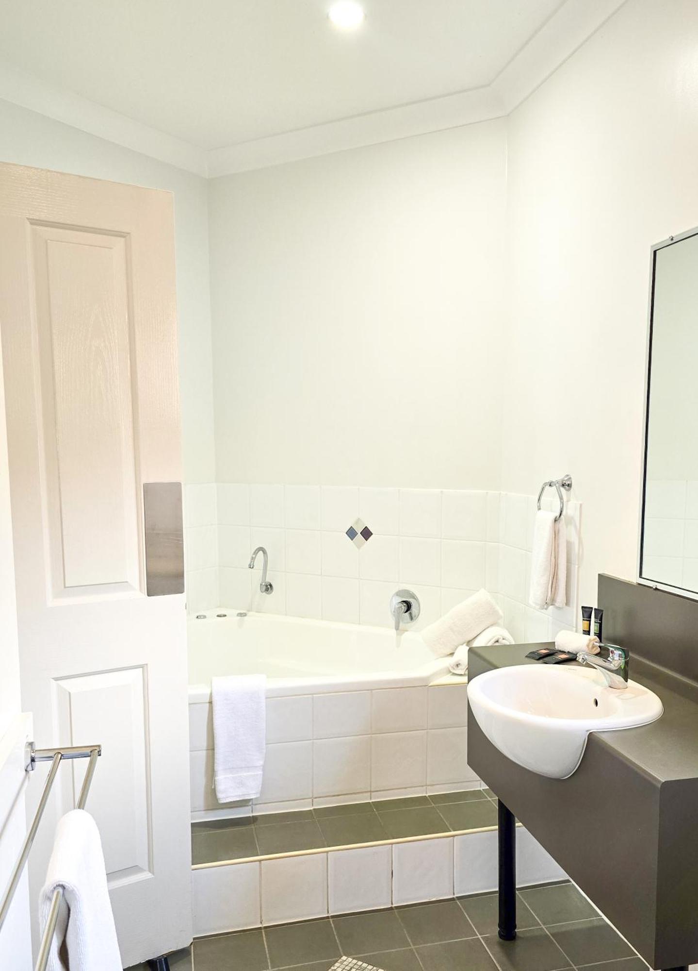 Ascot Lodge Motor Inn Kingaroy Extérieur photo