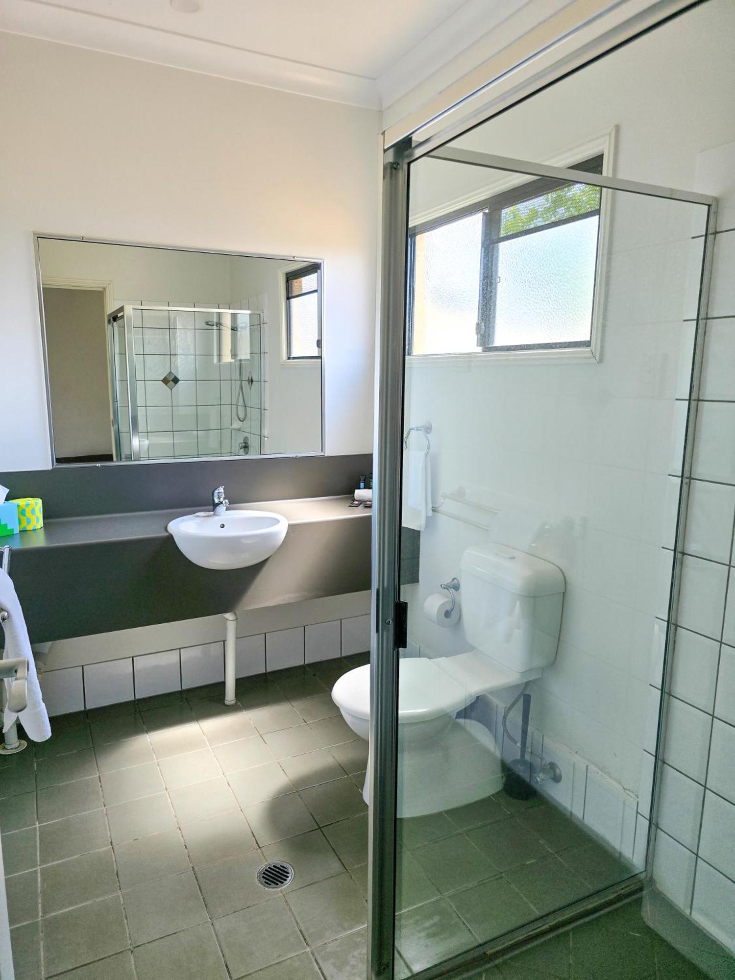 Ascot Lodge Motor Inn Kingaroy Extérieur photo